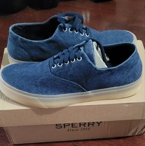 Sperry Sneakers
